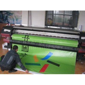 噴繪材料與設(shè)備詳解 燈布、燈片、單透貼、網(wǎng)格布、精印海報(bào)與噴繪機(jī)